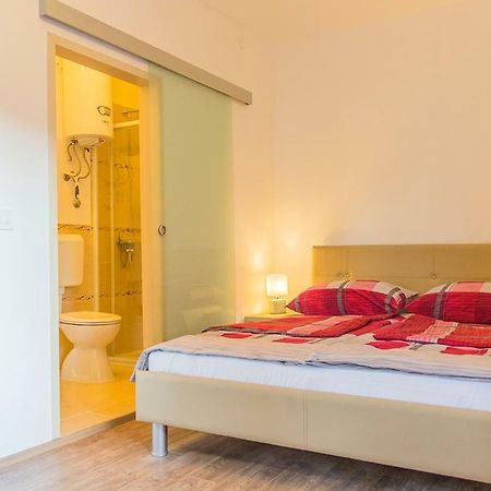 Guesthouse Klaudia Опатія Екстер'єр фото